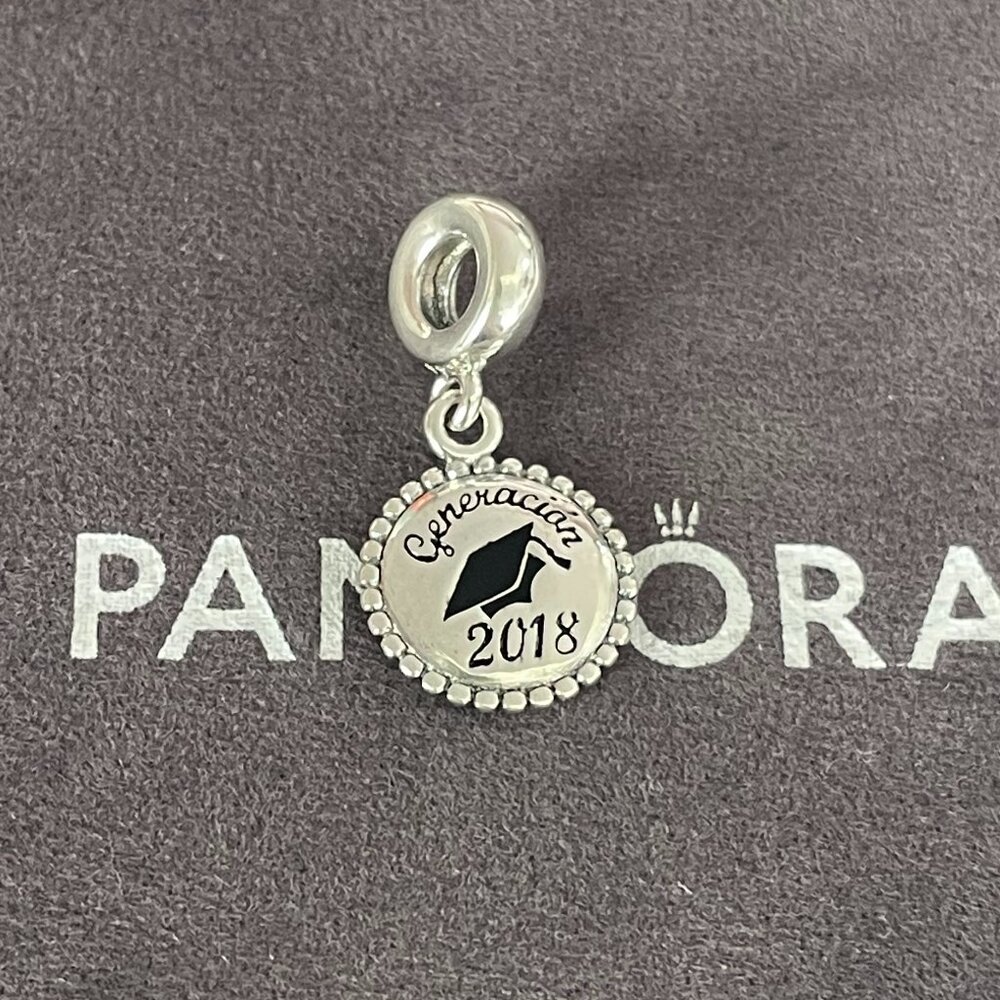 Pandora 2018 Graduation Exclusive Charm